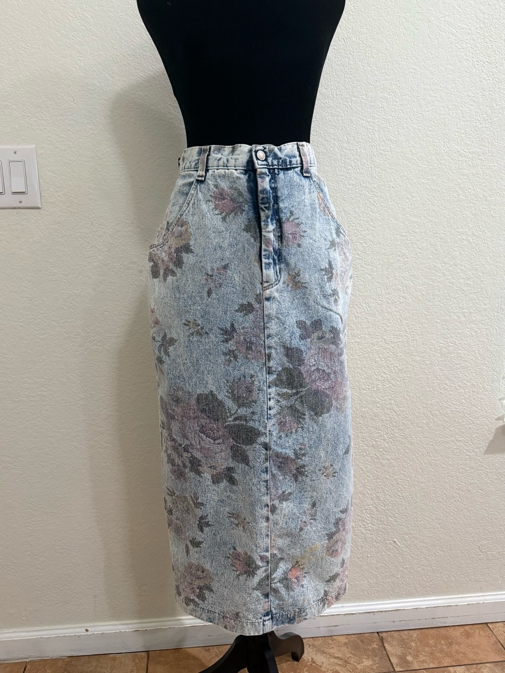 Vintage Vivaldi Floral Acid Wash Denim Midi Skirt Women’s Size 10 Made in USA 90